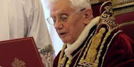 why did pope benedict retire