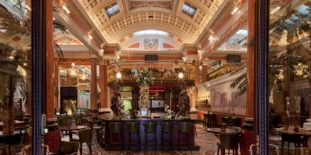 famous pubs in dublin
