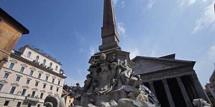 Pantheon obelisk
